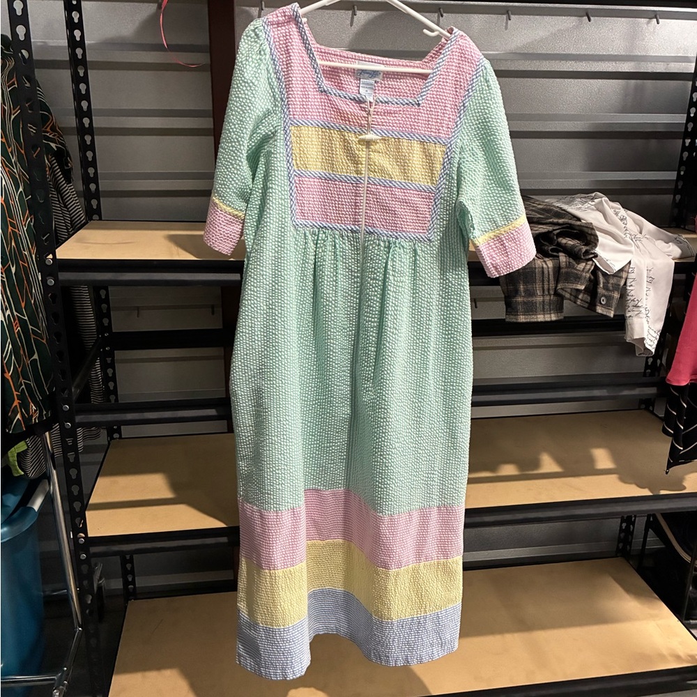 Vintage leisure, life seersucker house dress